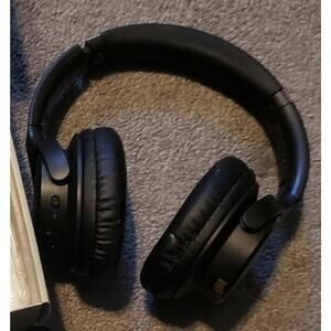 Avantree Ensemble Wireless Headphones with Charging Base NEW BUT NOT WORKING